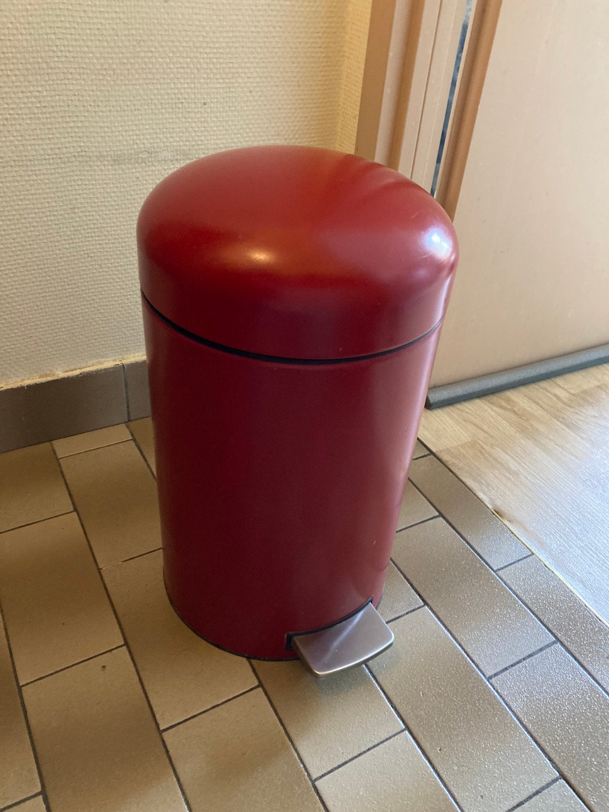 Poubelle petite, Enlèvement, Utilisé, Métal