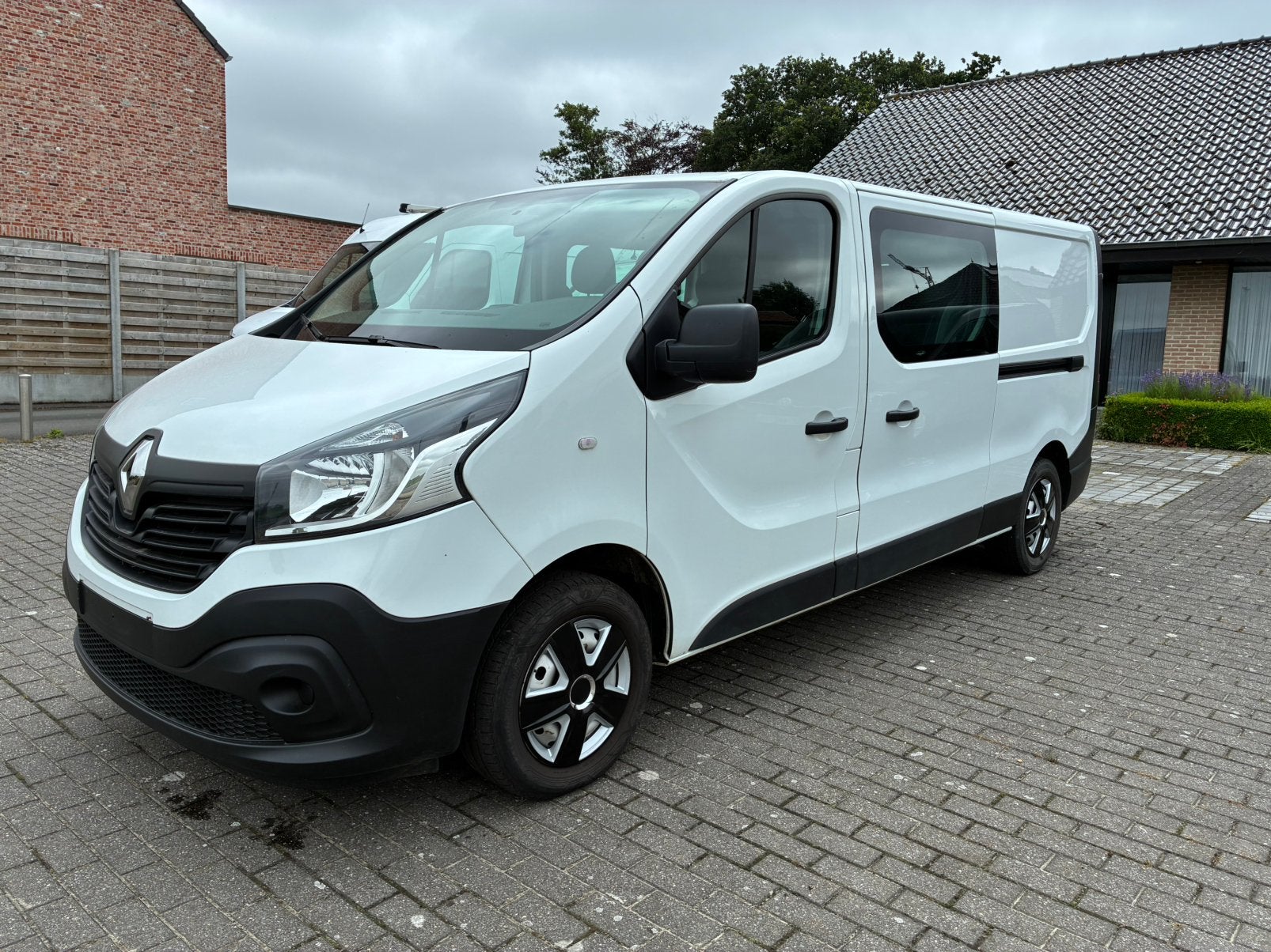 Renault Trafic L2H1  Dubbel Cabine Amper 27000 Km !!!, Auto's, Voorwielaandrijving, Testrit aan huis, Stof, 4 cilinders