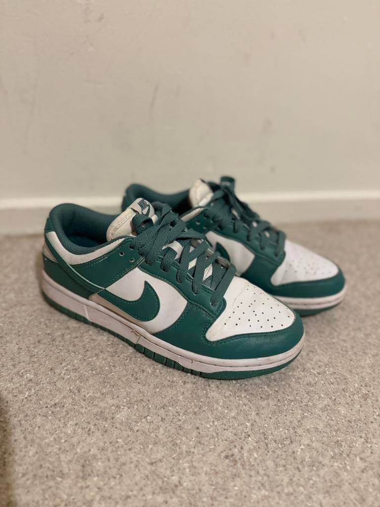 Nike dunk low 38,5, Kleding | Dames, Ophalen of Verzenden, Zo goed als nieuw