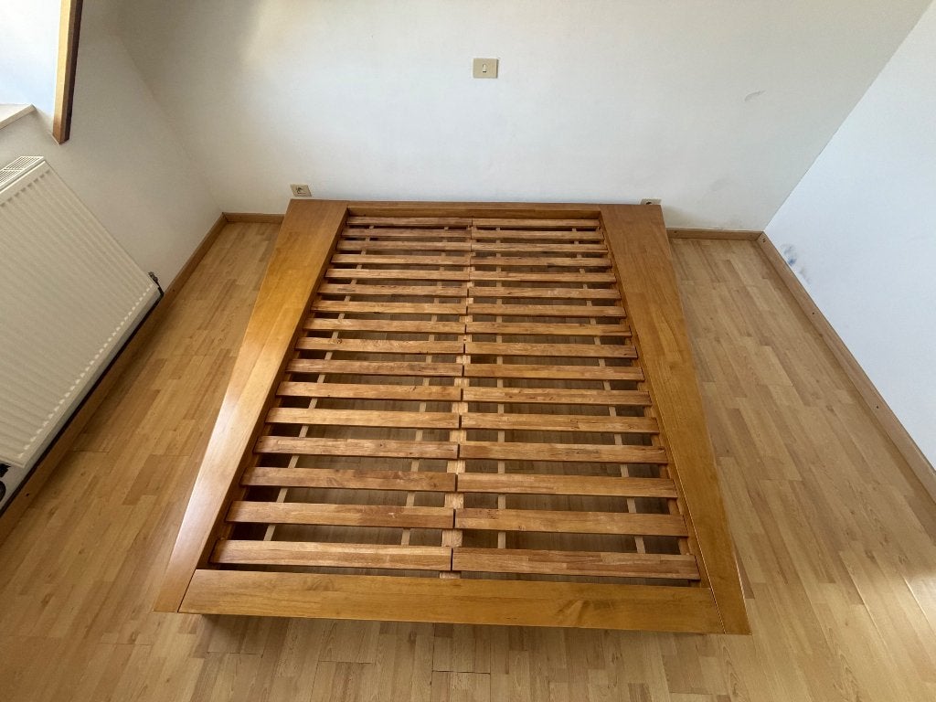Kwalitatief Japans bed - futon design - 200x180cm, Huis en Inrichting, Ophalen, Bruin, Zo goed als nieuw, 180 cm