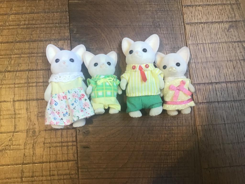 Sylvanian families hond familie, Kinderen en Baby's, Speelgoed | Poppenhuizen, Ophalen, Zo goed als nieuw, Poppenhuispop