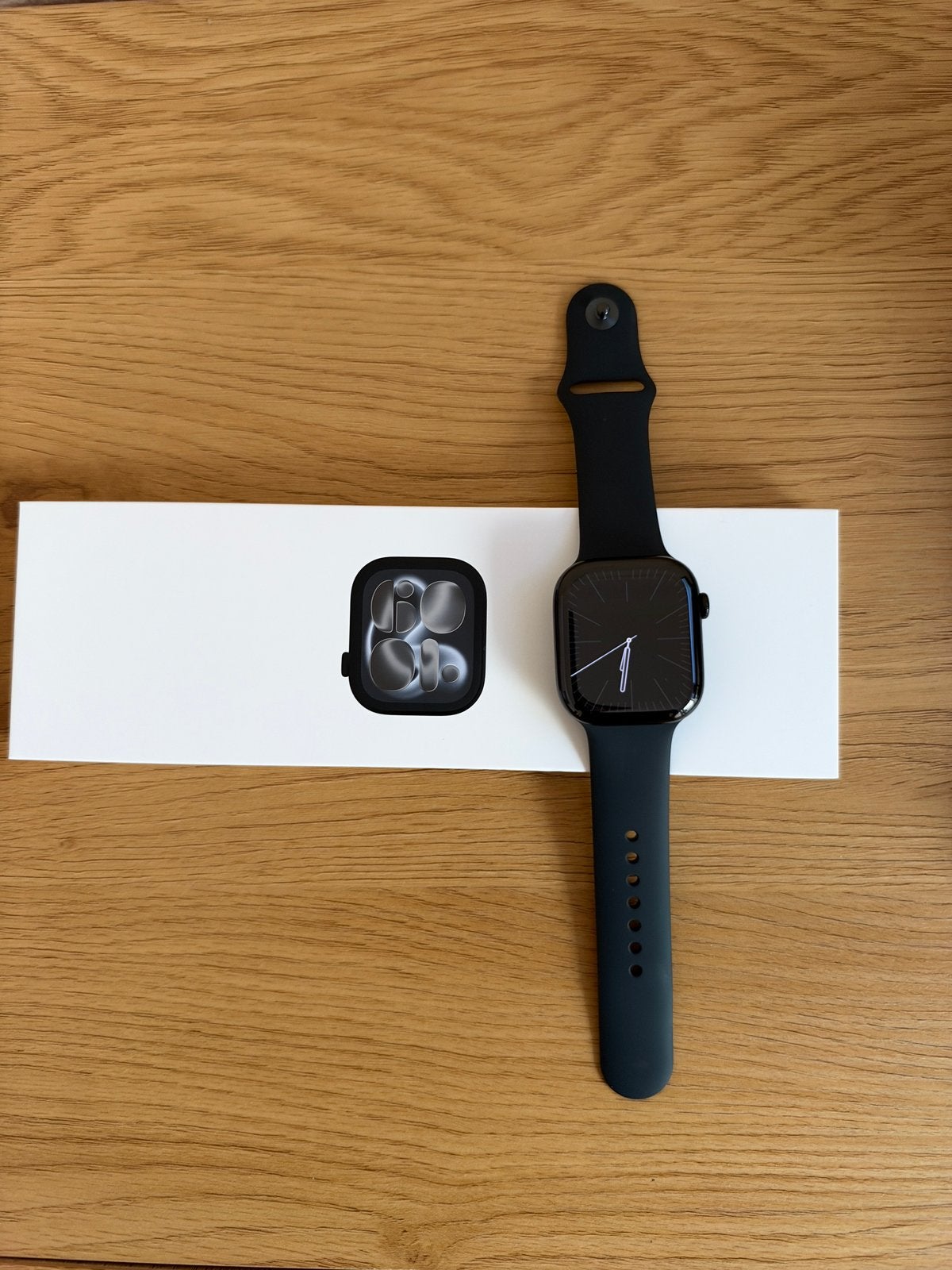 Apple Watch 11 46 mm, Étanche, IOS, Comme neuf, Enlèvement