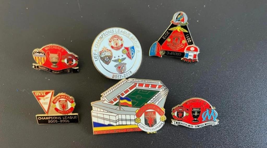 Pins set, Verzamelen, Verzenden, Zo goed als nieuw, Sport, Speldje of Pin