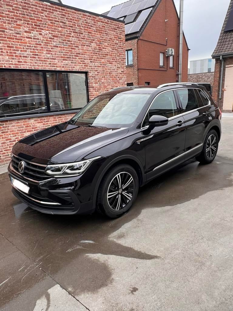 Volkswagen Tiguan 1.5 TSI 110kw DSG Bwj. 2021, Stof, 4 cilinders, Zwart, 5 zetels