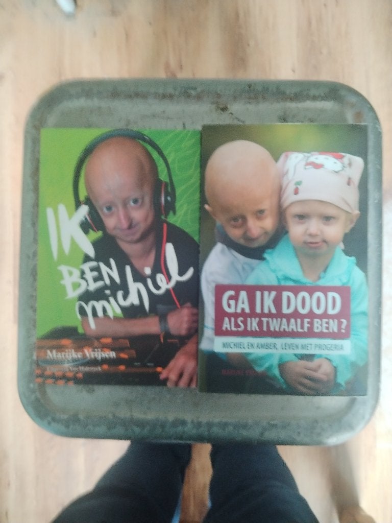 Twee boeken over Michiel Vandeweert, Ophalen of Verzenden, Zo goed als nieuw, Overige