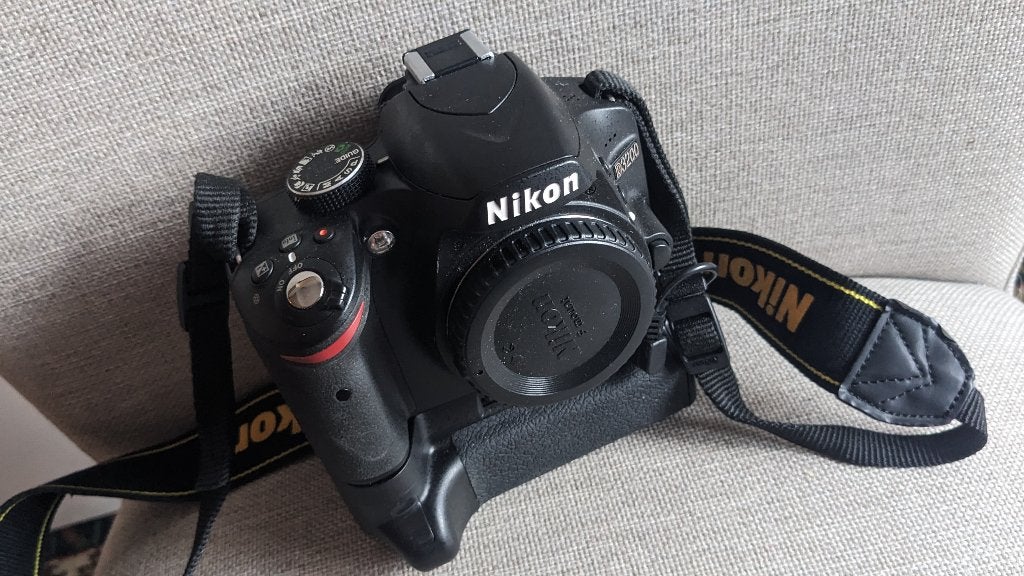 Nikon D3200 + Grip batterie – Très bon état – 170 €, TV, Hi-fi & Vidéo, Appareils photo numériques, Comme neuf, Reflex miroir