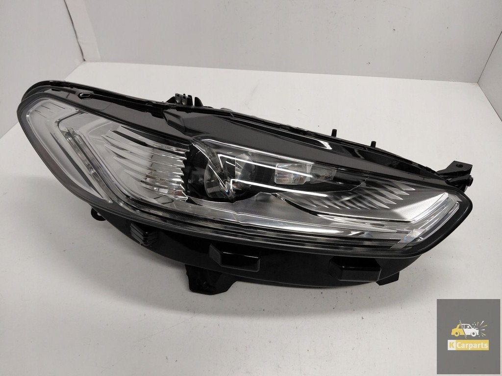 ES73-13D154-AE, Phare droit LED dynamique Ford Dynamic pour, Info@ford.com, Ford Motor Company, American Road 1
48126  Dearborn