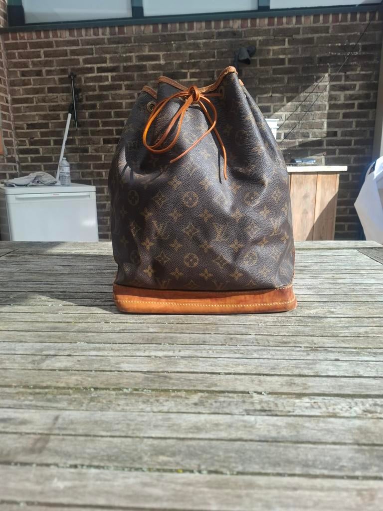 Louis Vuitton Noé Vintage, Enlèvement ou Envoi, Utilisé, Brun, Sac à main