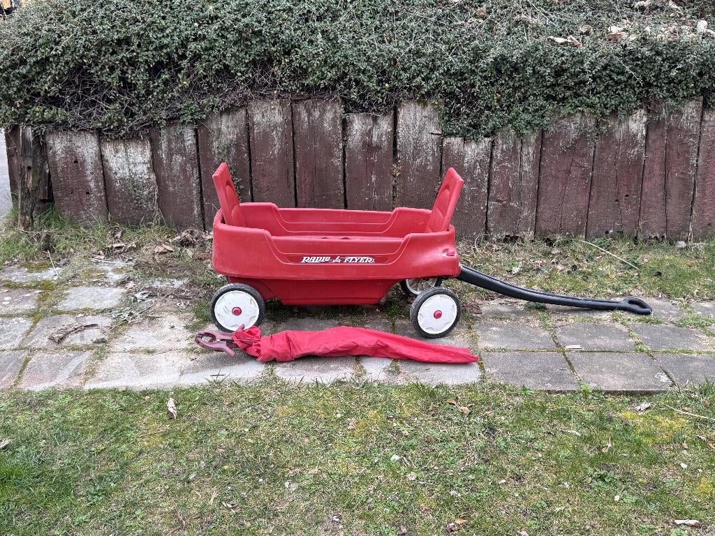 Radio Flyer kindertrolley met paraplu, Ophalen, Gebruikt, Duwvoertuig