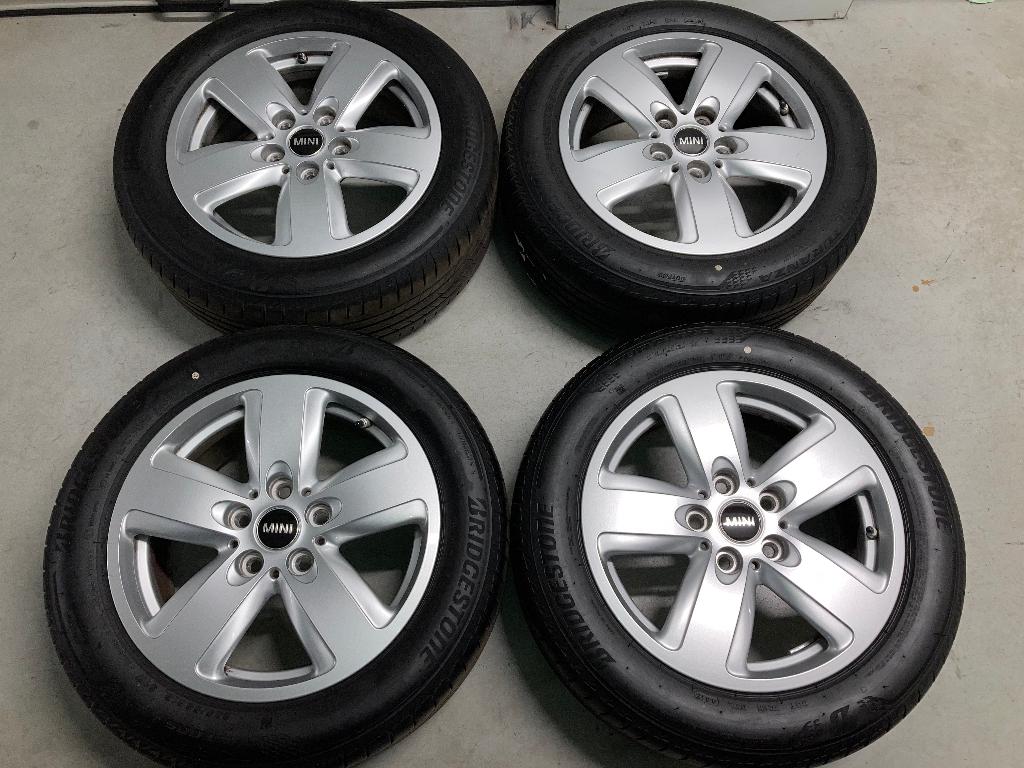 16 inch velgen met zomerbanden Mini Clubman F54 (2015-2024), Auto-onderdelen, Ophalen, Gebruikt, 16 inch, Banden en Velgen