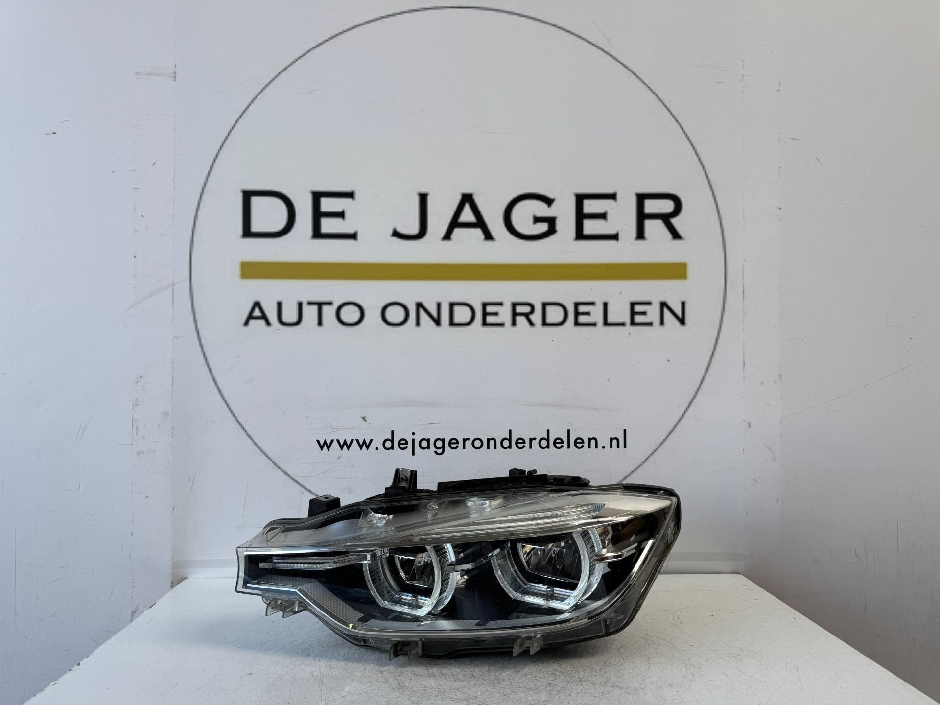 Phare LED gauche pour BMW F30 F31 restyl e 9883501, Petuelring 130
80788  Munich, DE, Info@bmw.de, Utilisé, BMW
