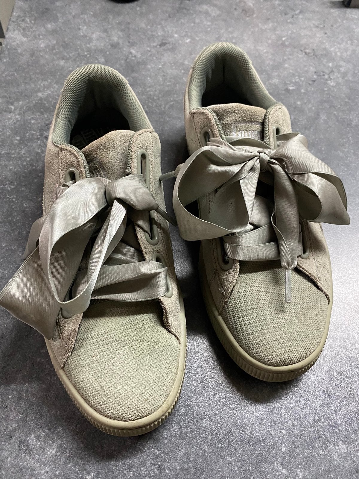 Hippe sneakers met satijnen veters, Kleding | Dames, Schoenen, Ophalen of Verzenden, Zo goed als nieuw, Sneakers, Groen
