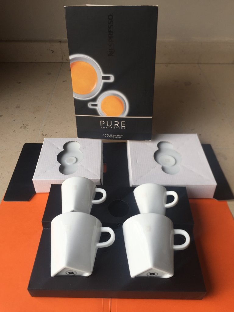Nespresso pure koffietassen lungo en espresso, Ophalen of Verzenden, Nieuw, Porselein, Kop(pen) en/of Schotel(s)