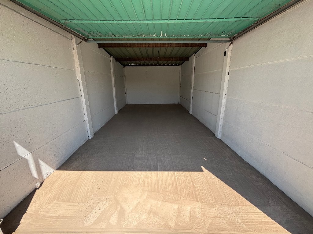 Garage 20m2 à louer Trazegnies (Lieu sécurisé), Immo, Garages en Parkeerplaatsen, Charleroi