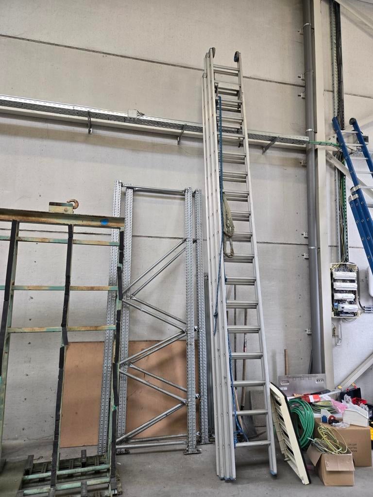 Driedelige ladder 12 meter, Ophalen of Verzenden