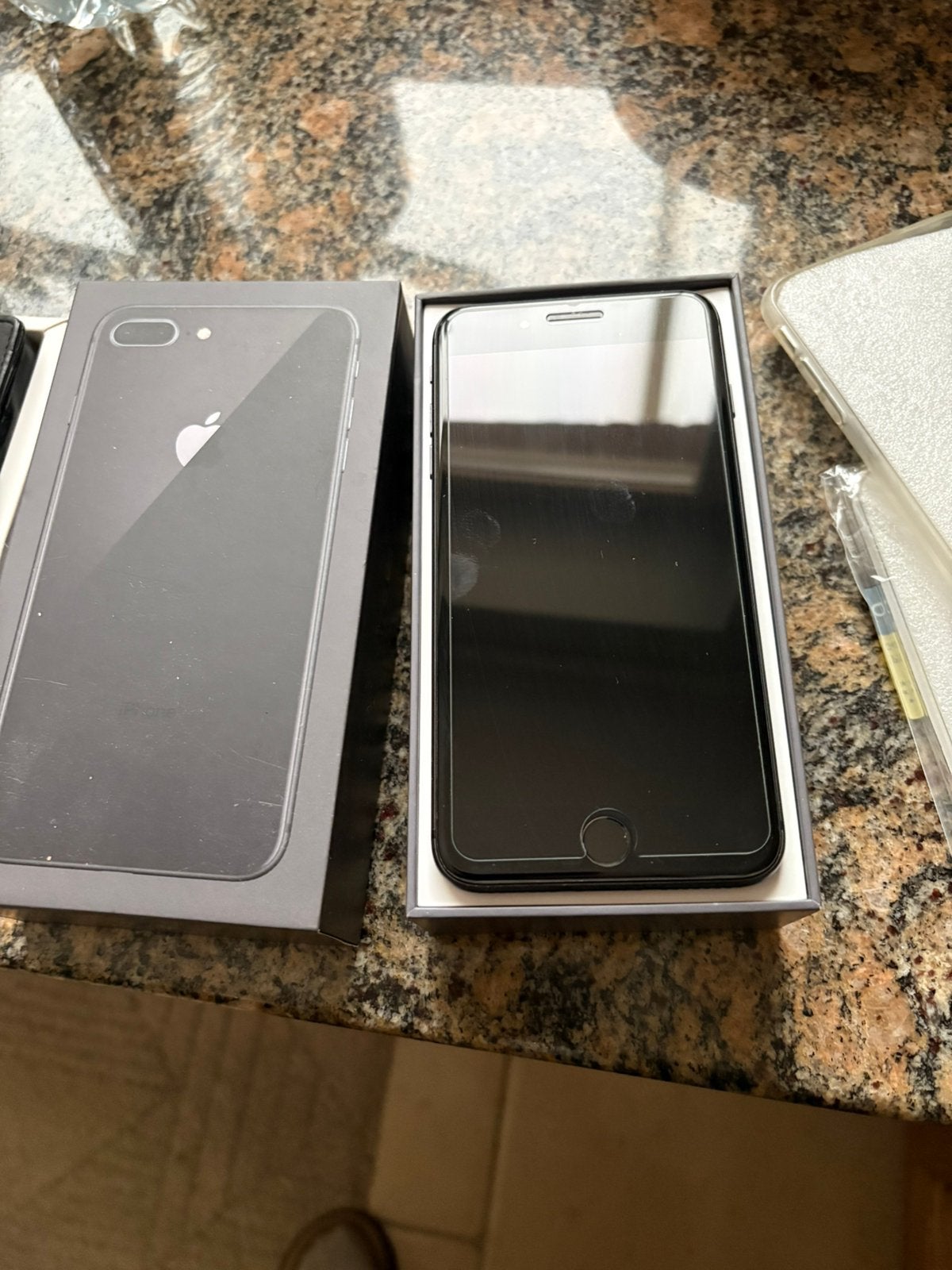 iPhone 8 Plus comme neuf, batterie à 100 %, IPhone 8 Plus, Comme neuf, Enlèvement, 64 GB