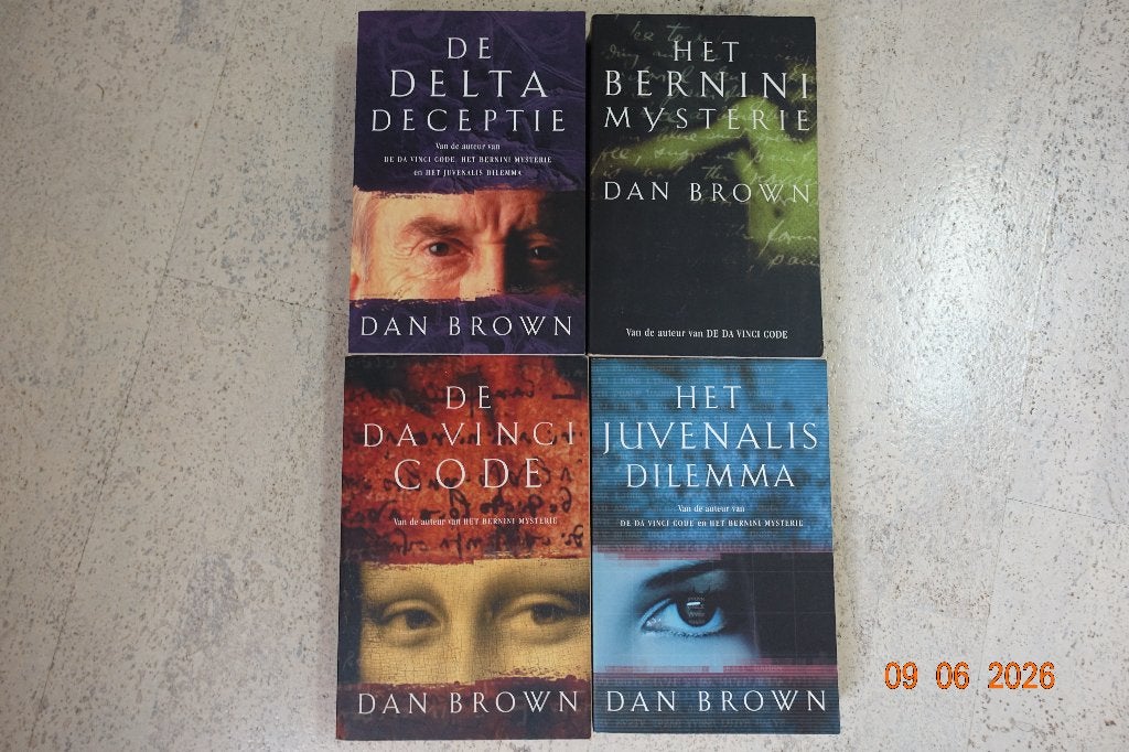 Lot met 4 leesboeken van DAN BROWN, Livres, Romans, Enlèvement ou Envoi, Dan Brown, Belgique, Comme neuf