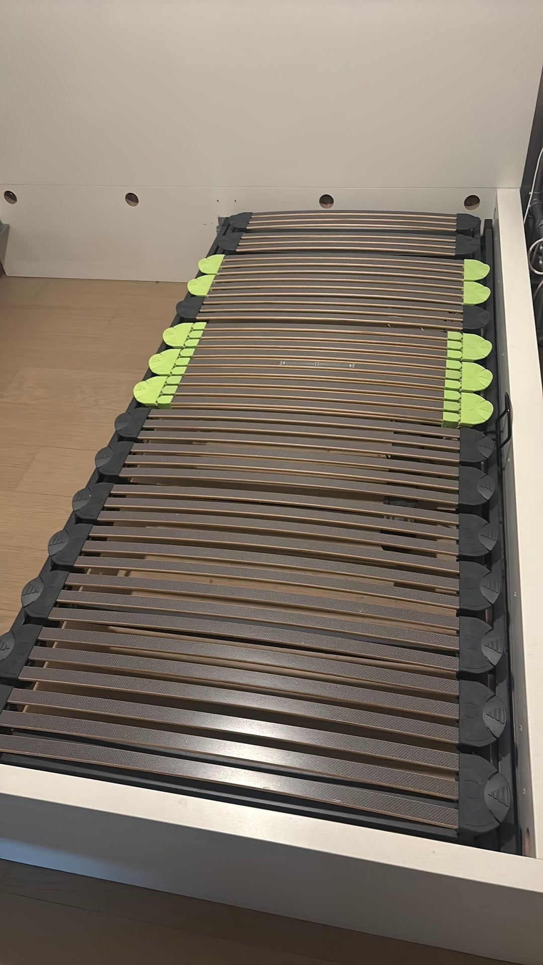 Elektrisch verstelbare lattenbodem 90x200, Huis en Inrichting, Ophalen, Zo goed als nieuw