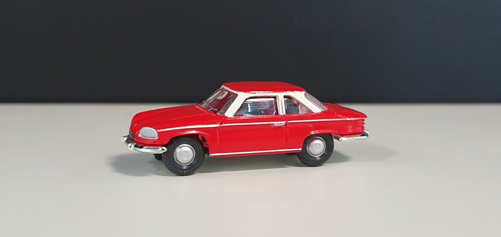 Panhard 24 CT 1/87 H0 (n° 1347), Envoi, Neuf, Voiture, Autres marques