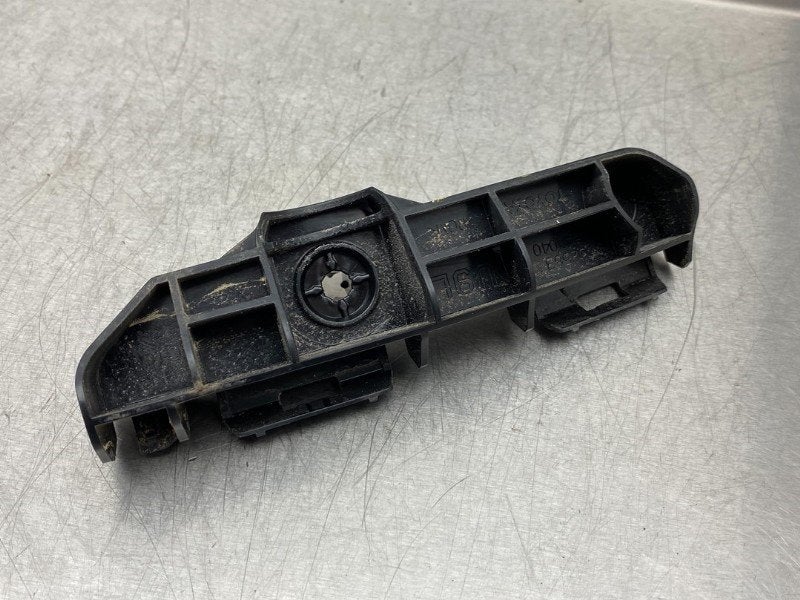 SUPPORT PARE-CHOCS ARRIÈRE GAUCHE Toyota RAV4 (A4), Utilisé, Toyota