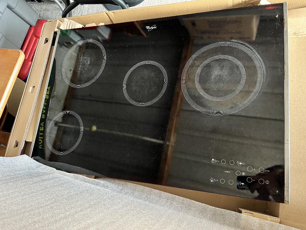 Cuisinière électrique Whirlpool (80x52), Electroménager, 4 zones de cuisson, Encastré, Enlèvement, Utilisé