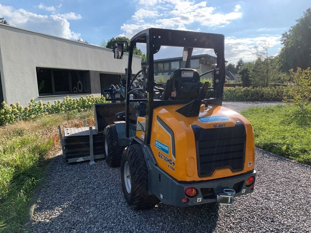 Giant G2700 X-TRA HD+ minishovel / kniklader 2026 150 uur, Tobroco, Info@tobroco.nl, Sprendlingenstraat 57
5061 KM  Oisterwijk