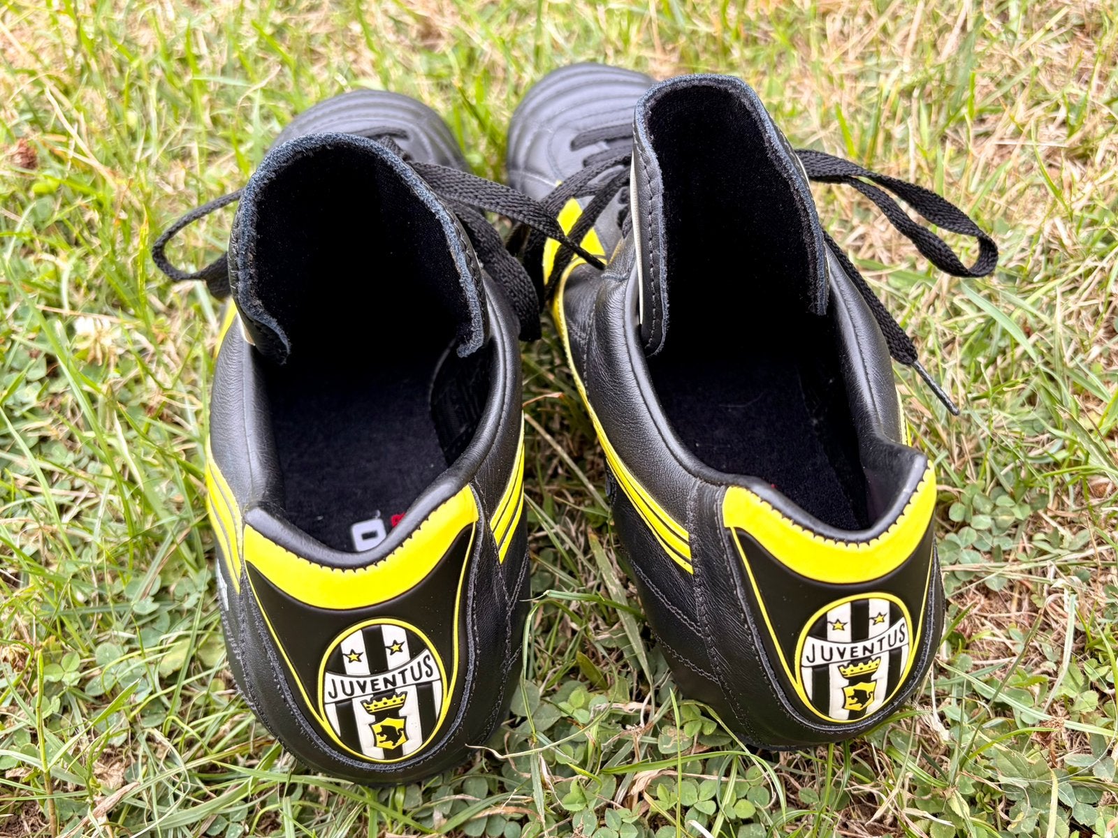 Vintage Mizuno Juventus voetbalschoenen - Maat 45,5, Ophalen of Verzenden, Nieuw, Schoenen