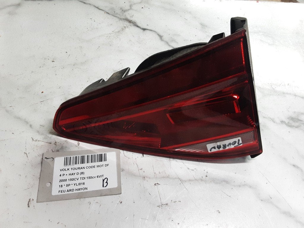 PANNEAU ARRIÈRE DROIT AVEC LAMPE Touran (5T1) (5TA945094D), Volkswagen, Mevr. I. Hauben, Utilisé, Rue de l'Espoir 34 34
4030  GRIVEGNÉE, BE
