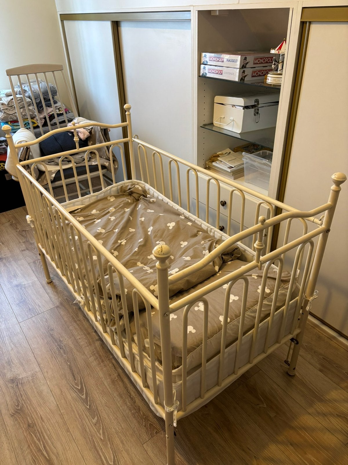 Kinderbedje, Enlèvement