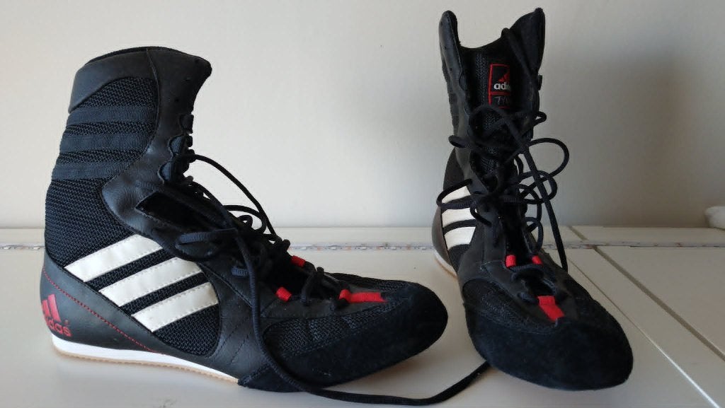 Sportschoenen nieuw Addidas 45, Kleding | Heren, Schoenen, Ophalen of Verzenden, Nieuw, Sportschoenen