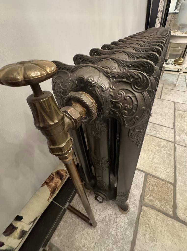 Radiateurs anciens en fonte avec motif, Bricolage & Construction, Chauffage & Radiateurs, Enlèvement ou Envoi, Comme neuf, Radiateur