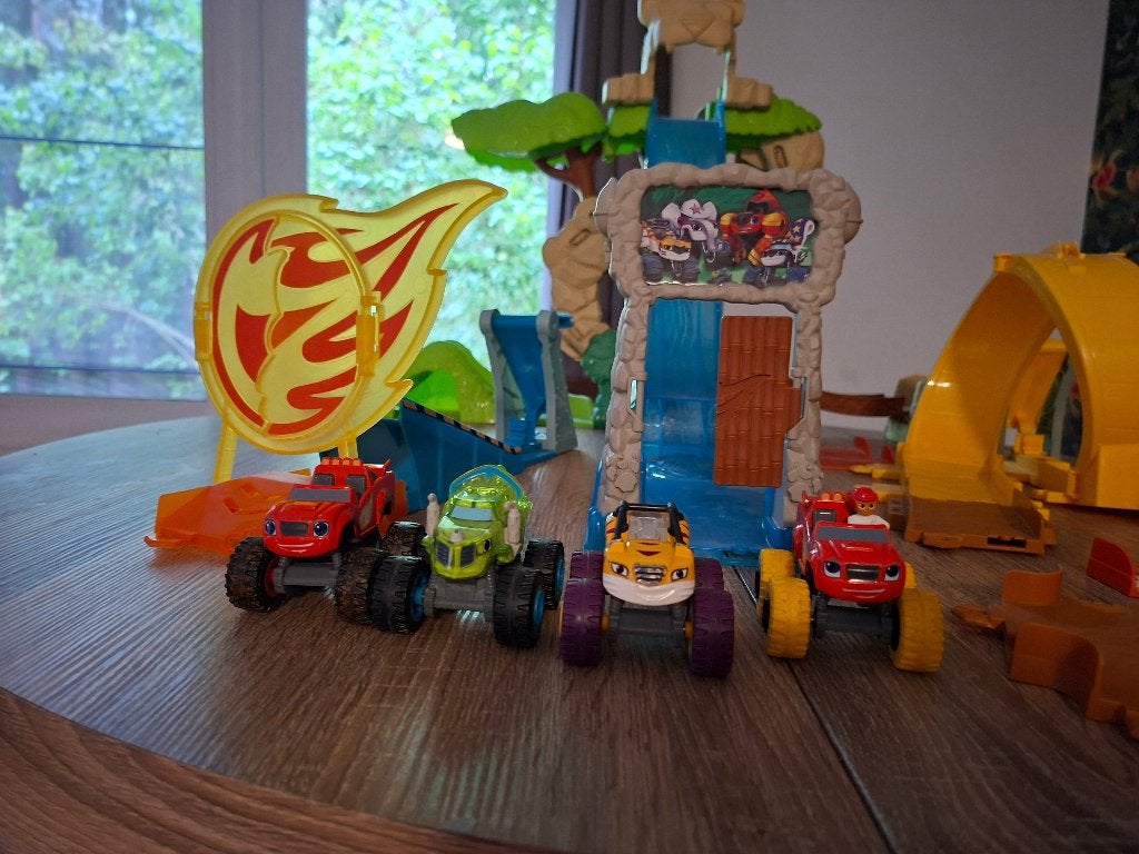 Blaze en de monsterwielen, monstertrucks, monstermachines, Ophalen, Gebruikt