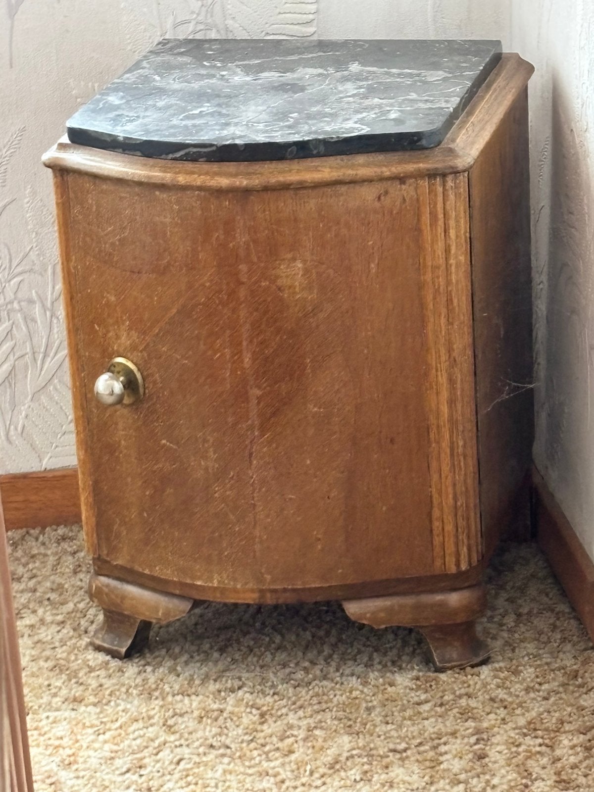Table de nuit annee 50’, Maison & Meubles, Enlèvement, Utilisé, Bois, 45 à 65 cm