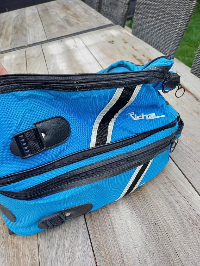 Tanktas met magneten Richa, Ophalen