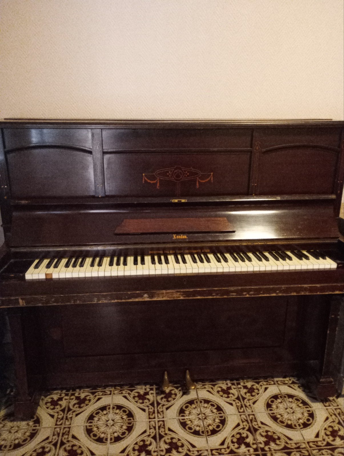 Antieke Engelse piano (London) – Volledig werkend!, Musique & Instruments, Pianos, Enlèvement, Brun, Piano