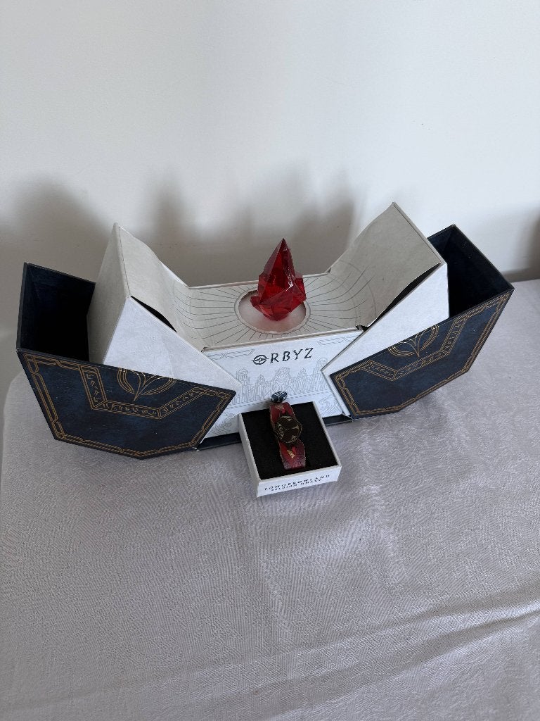 Tomorrowland 2025 Treasure Case + Bandje (Collector's Item), Ophalen, Zo goed als nieuw, Cadeaudoos