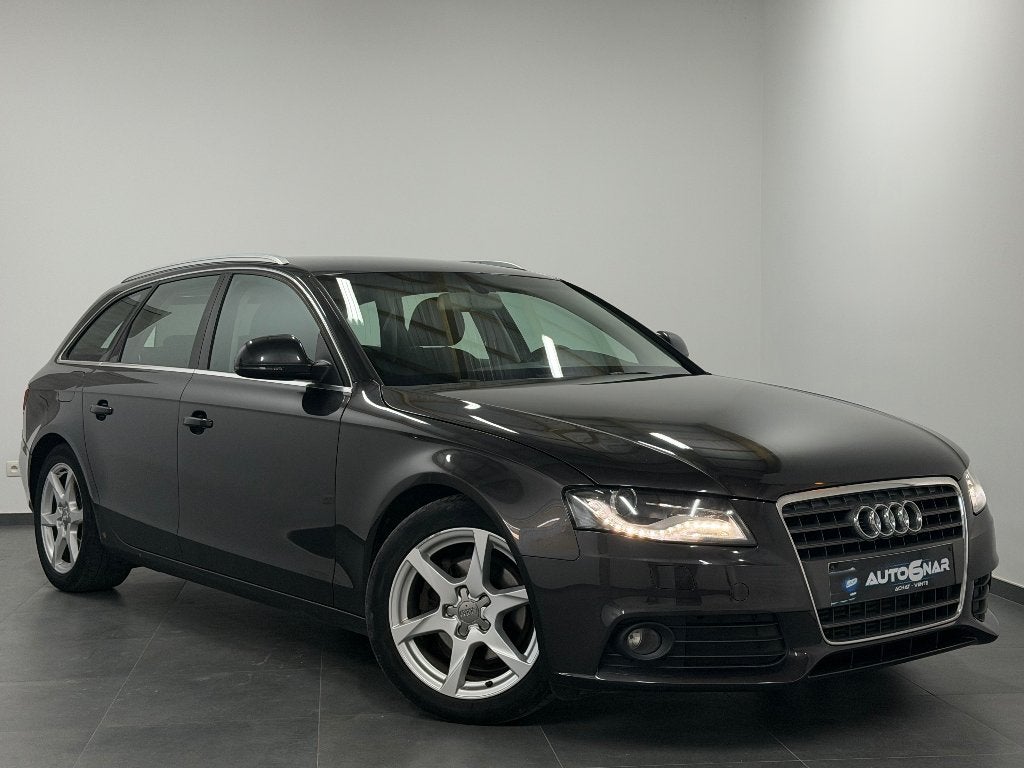 Audi A4 Avant 2.0 TDi - 1erMain - Airco - Navi - Xenon, Auto's, Audi, Voorwielaandrijving, Euro 5, Stof, 140 g/km