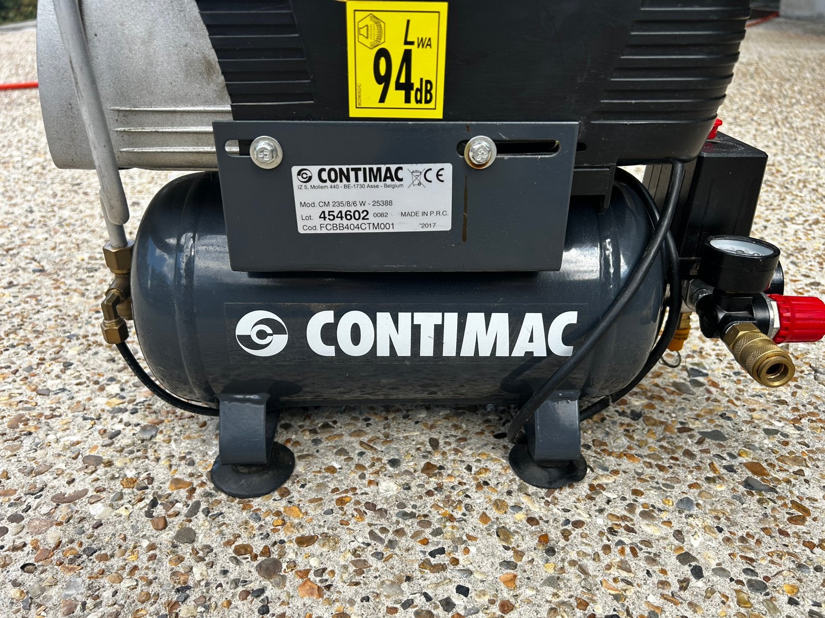 CONTIMAC Oliegesmeerde zuigercompressor met 6 L ketel, Doe-het-zelf en Bouw, Ophalen, 6 tot 10 bar, Zo goed als nieuw, 200 tot 400 liter/min