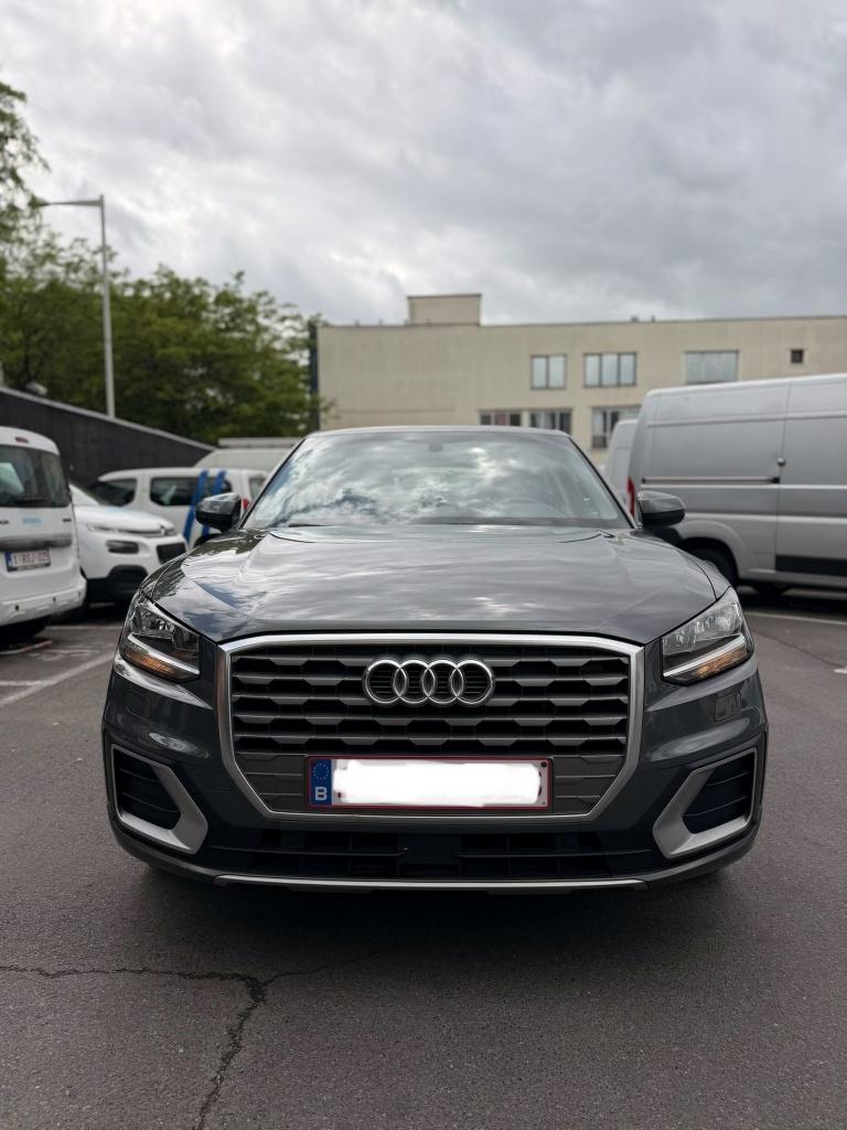 AUDI Q2, Autos, Audi, Cuir, Argent ou Gris, Achat, 5 portes