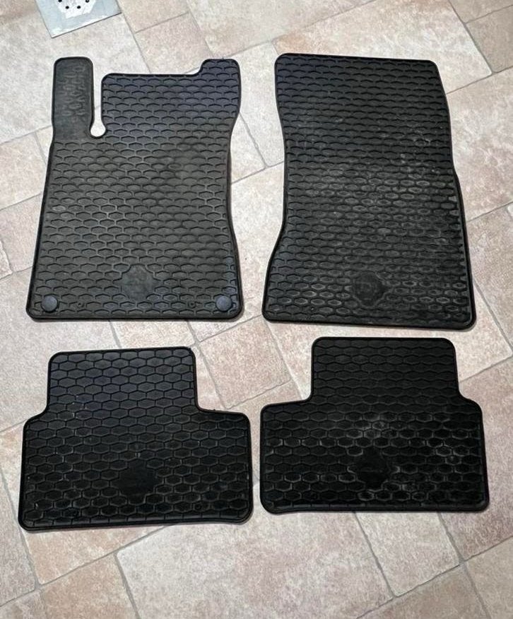 Tapis de coffre et sol Mercedes Classe A, Enlèvement, Utilisé