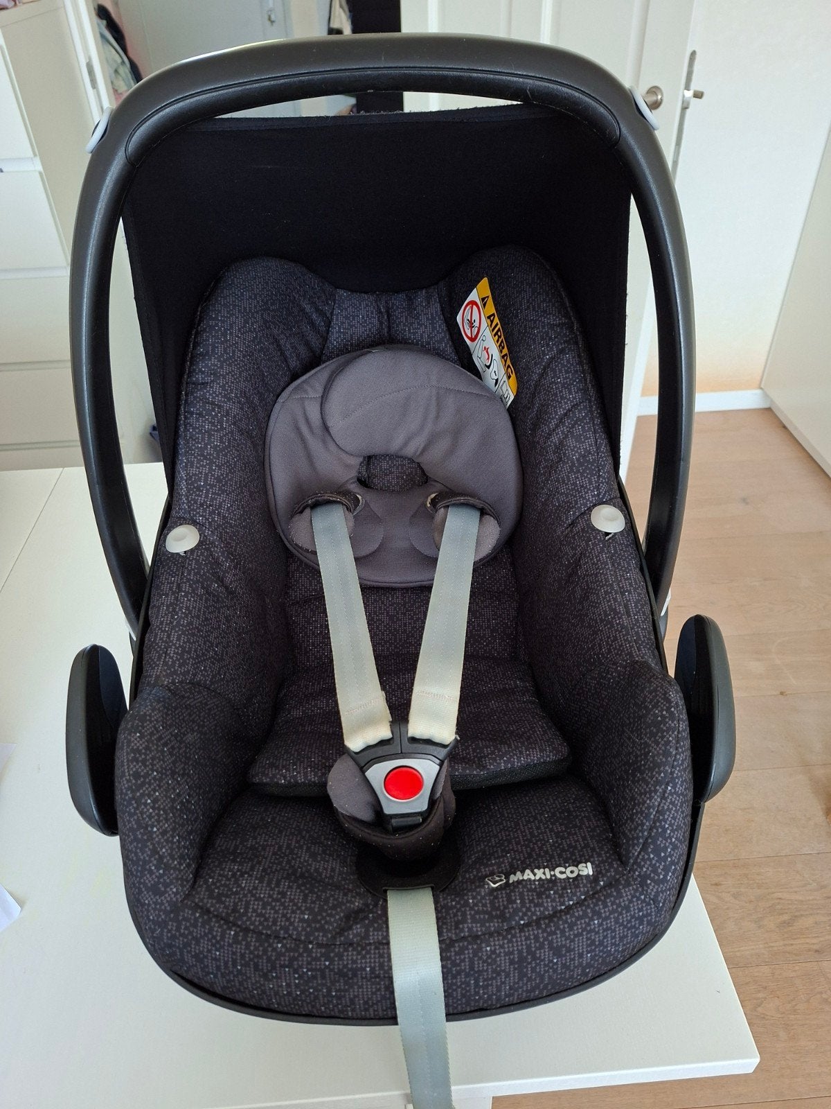 Maxi Cosi pebble en FamilyFix-basis, Kinderen en Baby's, Ophalen, Maxi-Cosi, Autogordel of Isofix