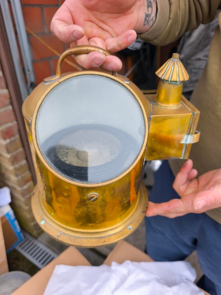 antiek scheepskompas in een messing binnacle., Verzamelen, Scheepvaart, Ophalen