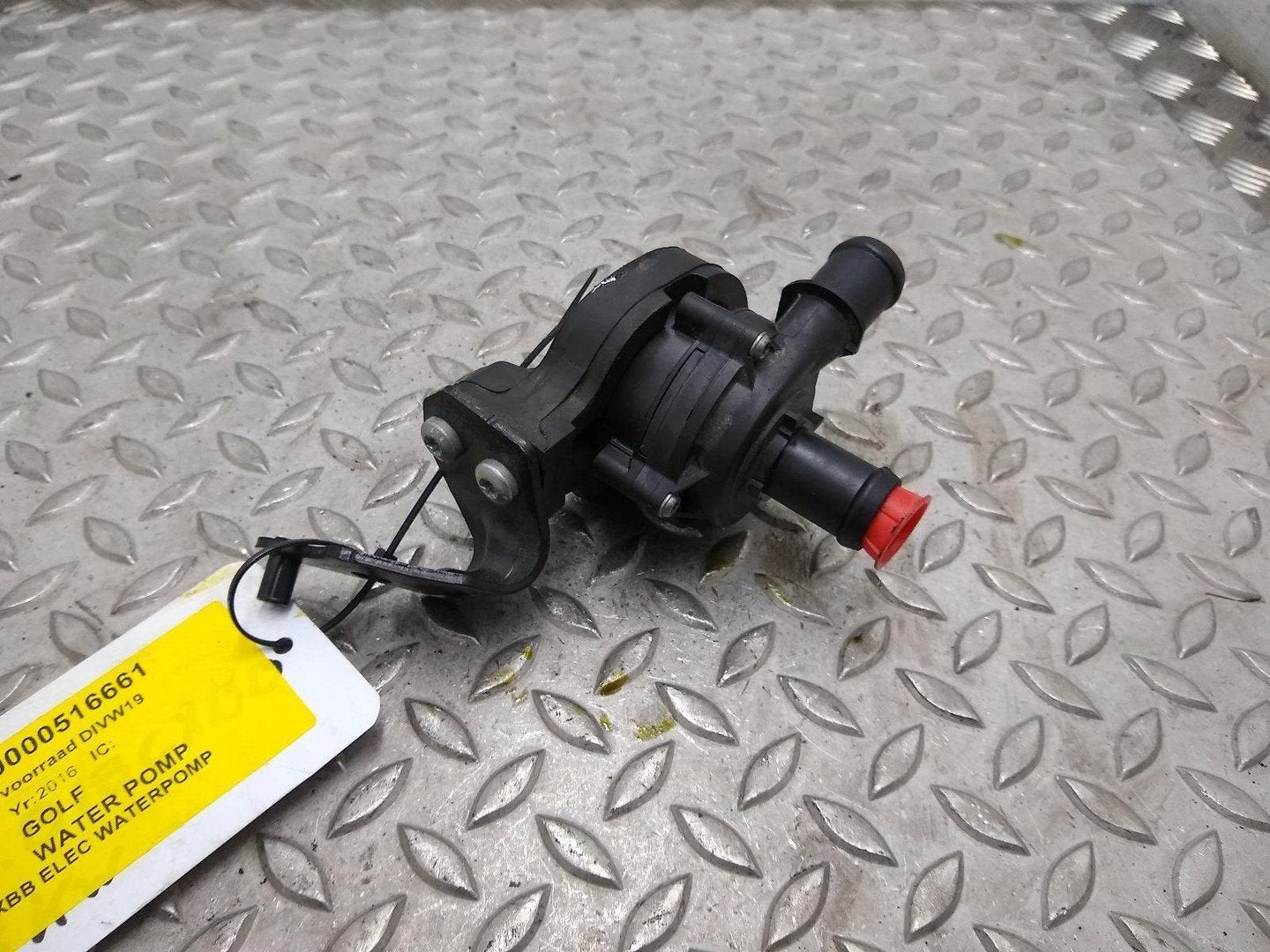 VOLKSWAGEN GOLF WATERPOMP 2016, Ophalen of Verzenden, Gebruikt, ARN erkend