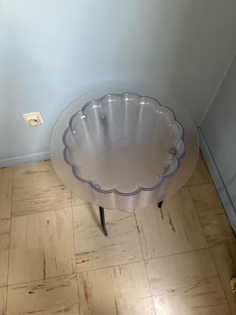 bijzettafel rond met opbergvak, Huis en Inrichting, Ophalen, Minder dan 45 cm, Kunststof, Gebruikt