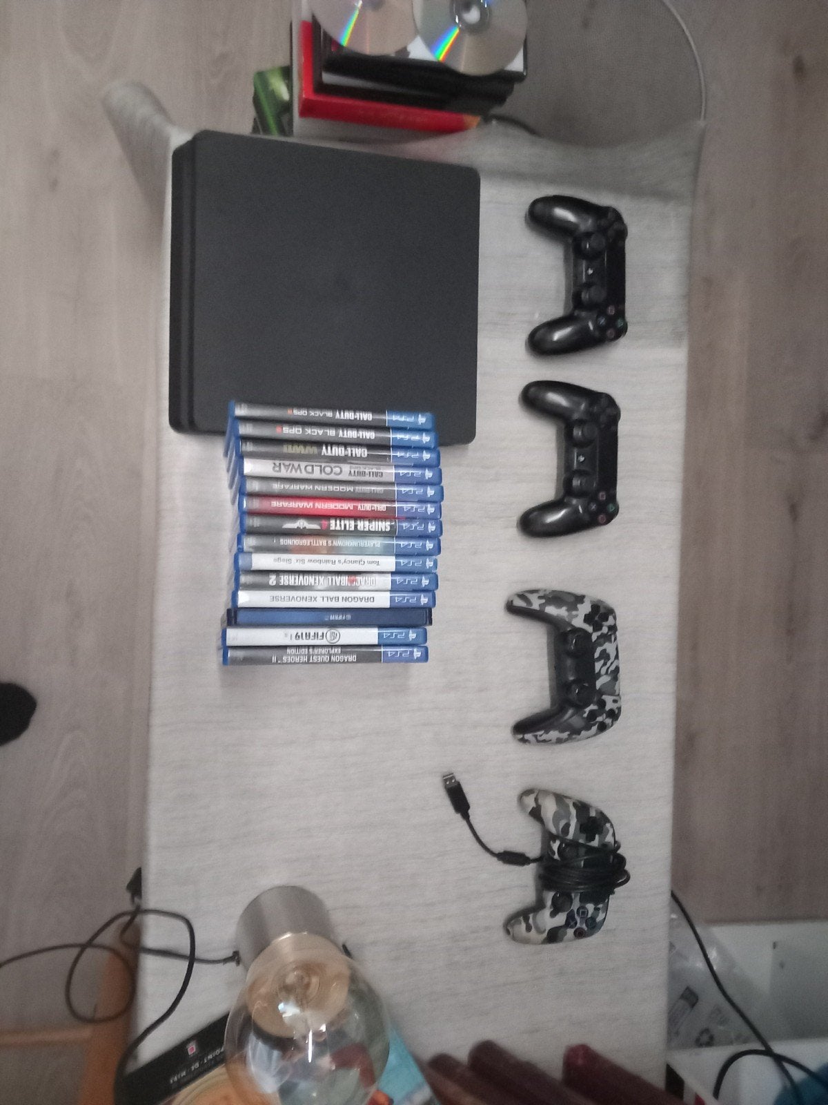 PS4 (bonne état marche tres bien)+lot de 14 jeux+4 manettes, Consoles de jeu & Jeux vidéo, Online, Enlèvement ou Envoi, À partir de 7 ans