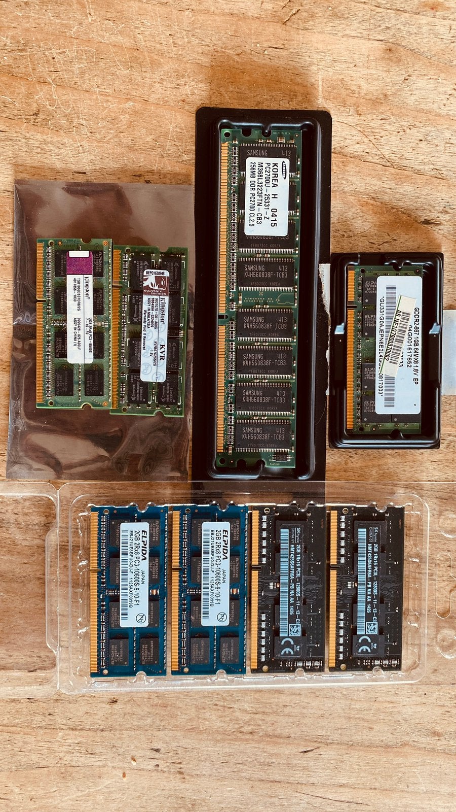 Lot de barrettes RAM, Informatique & Logiciels, Enlèvement, Utilisé, Laptop, 2 GB