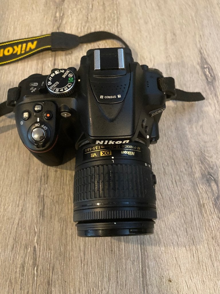 Nikon D5300 + AF-P 18-55mm VR Kit (Slechts 2.975 clicks!), Audio, Tv en Foto, Fotocamera's Digitaal, Ophalen, Kantelbaar/draaibaar scherm