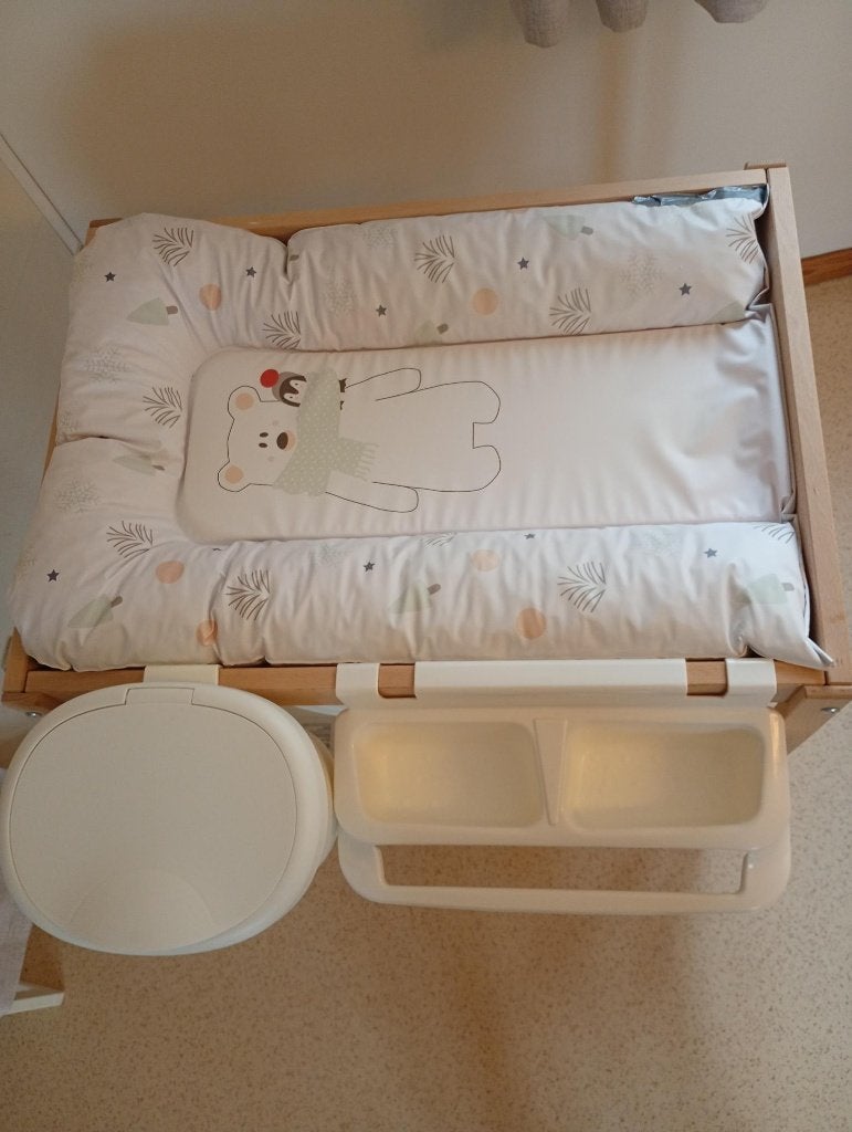 Table à langer et  baignoire IKEA  -  45 € -, Enfants & Bébés, Enlèvement, Comme neuf, Baignoire, Autres marques