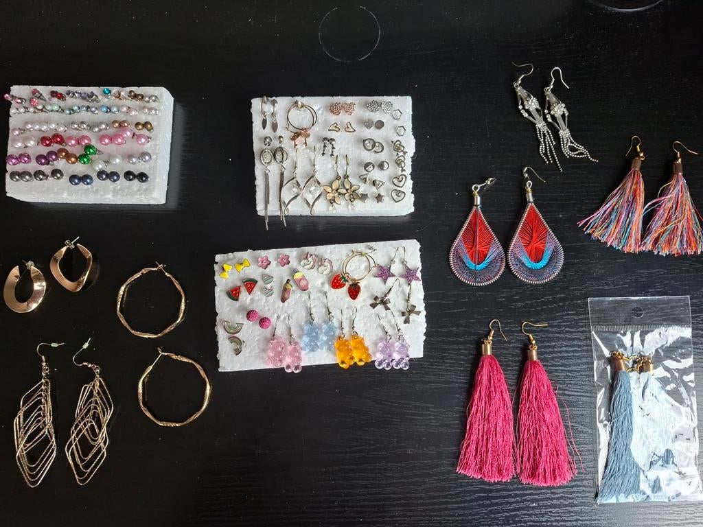 Sets oorbellen en hangers voor vrouwen en meisjes, Ophalen, Overige materialen, Overige kleuren, Zo goed als nieuw