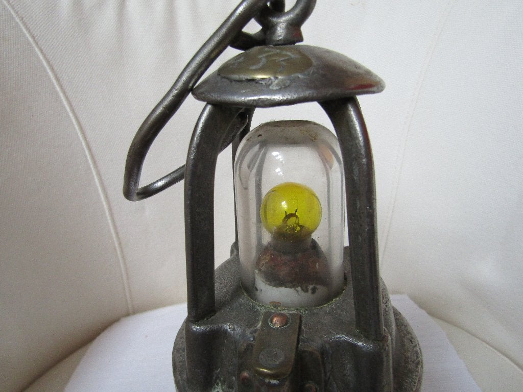 Antique lampe de mineur ogival, type Arras, Antiquités & Art, Enlèvement ou Envoi